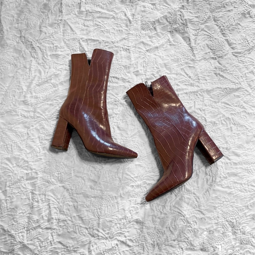 Boots - Picture 3 of 3